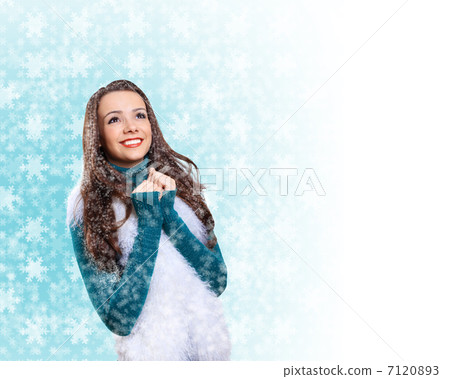 Young woman wearing warm sweater 7120893
