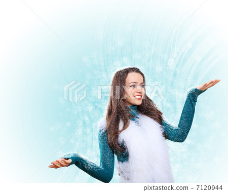 Young woman wearing warm sweater 7120944