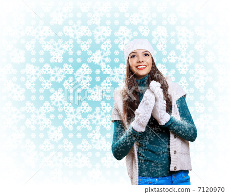 Young woman wearing warm sweater Young woman wearing warm sweater 7120970