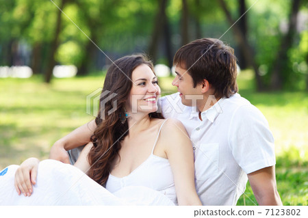 Young love Couple smiling under blue sky 7123802