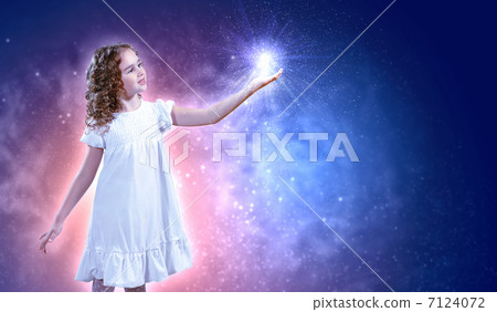 Child with magic light 7124072