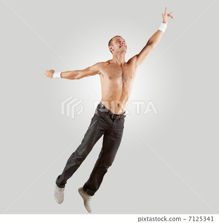 Modern style dancer posing Modern style dancer posing 7125341