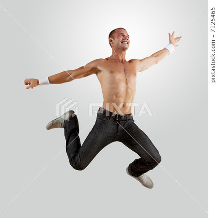 Modern style dancer posing 7125465