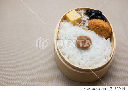 Hino Circle Bento 7126944