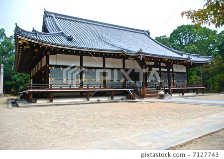 "Kanedo" of the National Treasures · Ninna-ji Temple (Kyoto City Ukyo Ward Ogomi / Kyoto Prefecture) 7127743