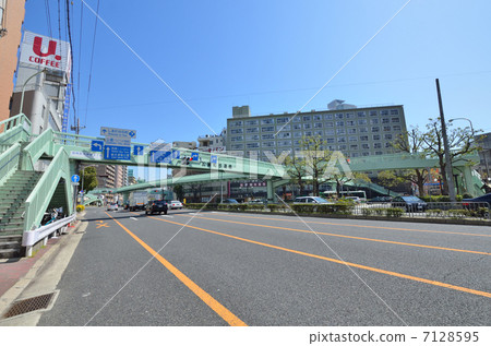 Huge pedestrian bridge (Hyogo kobe city) 7128595