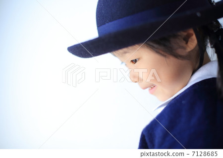女孩上幼兒園 女孩上幼兒園 7128685
