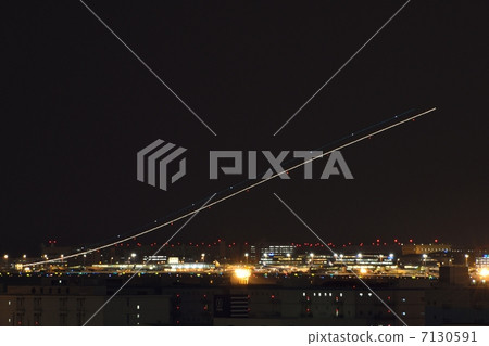 Haneda airport takeoff 7130591