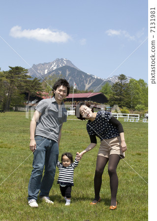 與父母和孩子一起走 與父母和孩子一起走 7131981