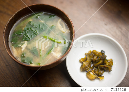 菠菜味噌湯和黃瓜泡菜 7133326