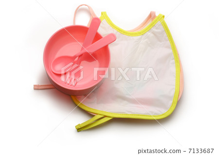 Bibs, bowl and spoon for baby 7133687