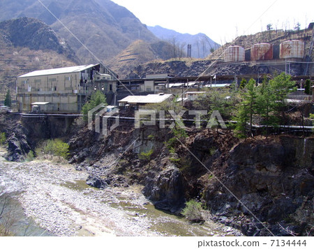 Ashio銅礦Motoyama冶煉廠的痕跡 7134444