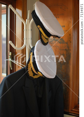 uniform 7134971