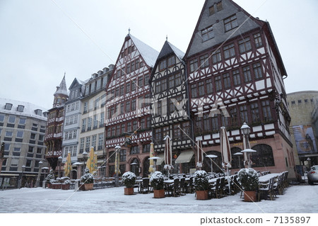 Romer Square Romer Square 7135897