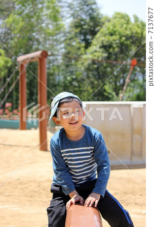 橫渡日誌的男孩 7137677