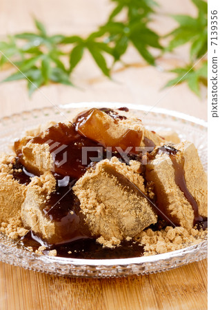 Warabimochi  7139356