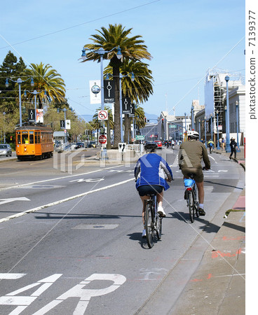 City and bicycle in San Francisco City and bicycle in San Francisco 7139377