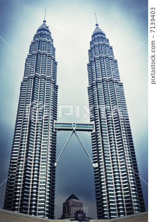 Petronas Twin Towers 7139403