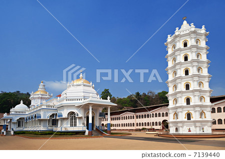 White temple 7139440