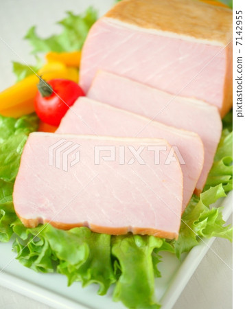 Smoke loose block & slice (vertical image up) Smoke loose block & slice (vertical image up) 7142955