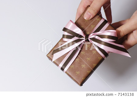 Present from a woman Present from a woman 7143138