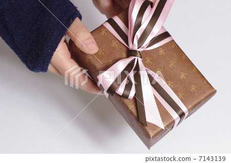 Present from a woman Present from a woman 7143139