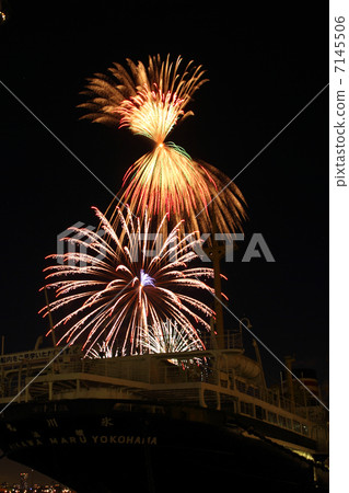 2012 Yokohama Sparkling Twilight's fireworks Yamashita Park front sea 2012 Yokohama Sparkling Twilight's fireworks Yamashita Park front sea 7145506