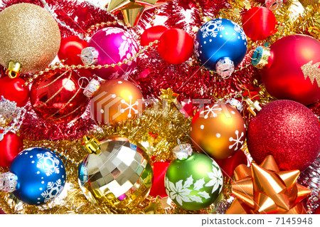 christmas balls and tinsel 7145948