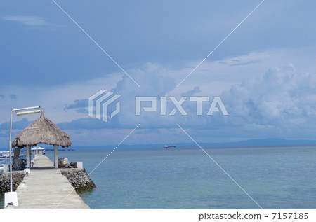 Horizontal line of the Philippines and a white road that extends 7157185