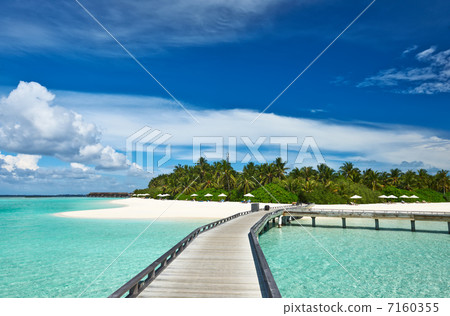 Beautiful beach with jetty Beautiful beach with jetty 7160355