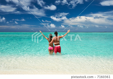 Couple on a beach at Maldives 7160361