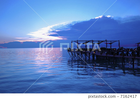 黃昏的海濱度假勝地 黃昏的海濱度假勝地 7162417