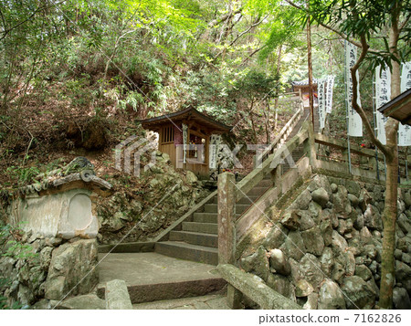 Throne nail fainting immorality (precincts) 7162826