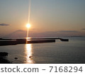 Setting sun. 7168294