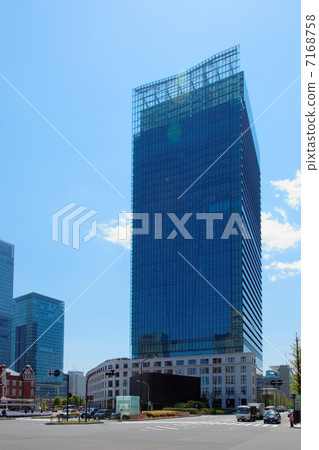 JP Tower·Kitty在東京站丸之內站南口和藍天前 7168758