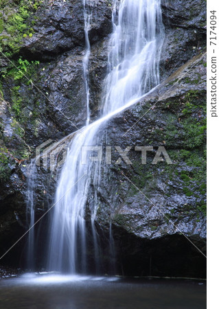 Kotaki waterfall 7174094