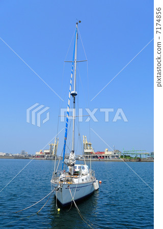 Yacht at the harbor 7174856