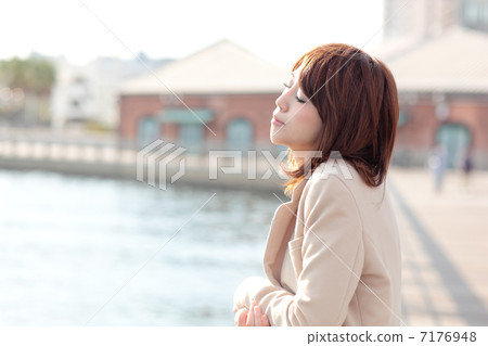 年輕的女士 7176948