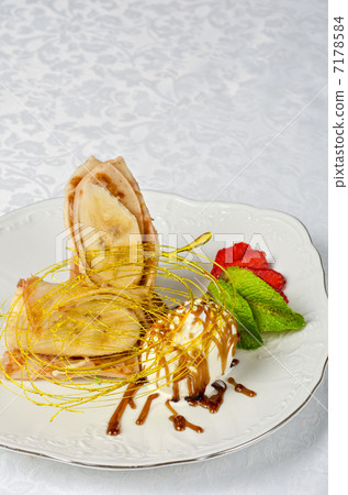 tasty pancake dessert 7178584