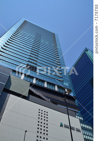 Grand Front Osaka 7178788