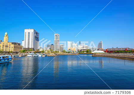The landscape of Yokohama Minato Mirai (Naka-ku, Yokohama-shi, Kanagawa) The landscape of Yokohama Minato Mirai (Naka-ku, Yokohama-shi, Kanagawa) 7179306