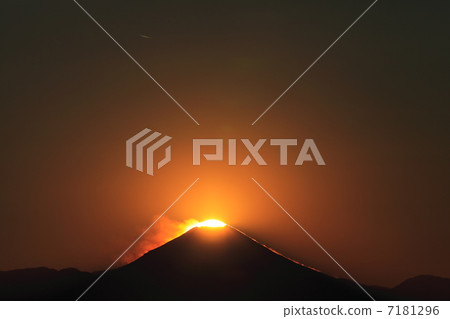 Diamond Fuji from Musashino Forest 7181296