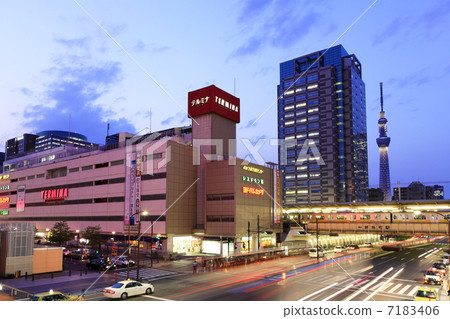 Kinshicho Station and Tokyo Sky Tree 7183406