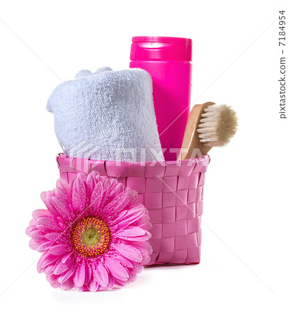 Spa background with towel and gerbera Spa background with towel and gerbera 7184954