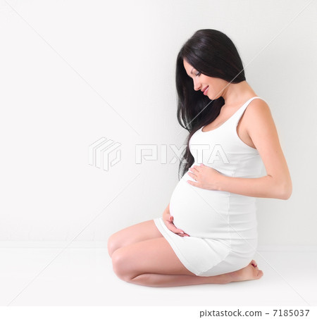 pregnant woman pregnant woman 7185037