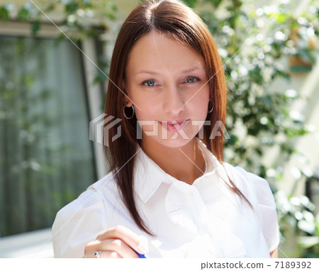 young business woman outdoors 7189392