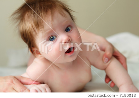 beautuful redhair infant 7190018