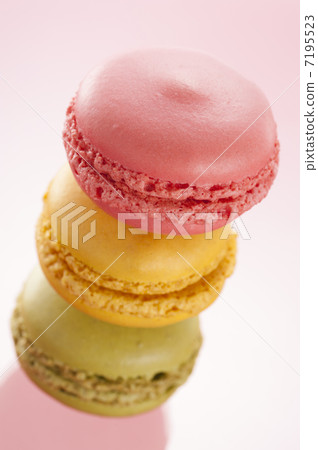 Close-up of stacked macaroons Close-up of stacked macaroons 7195523