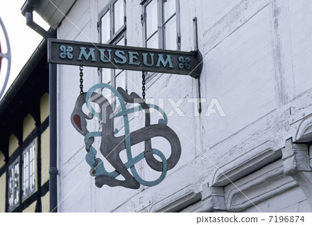 Museum sign 7196874