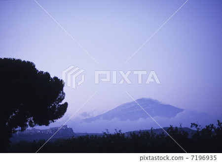 Blue mountains and clouds 7196935